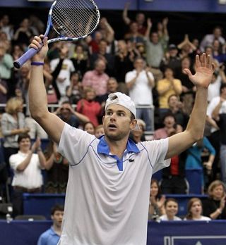 VIDEO! Andy Roddick z neverjetno točko do svojega 30. naslova v obračunu revolverašev!