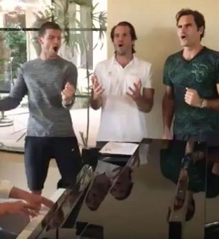 VIDEO! Federer, Djokovič, Haas in Dimitrov zapeli veliki hit Chicaga!