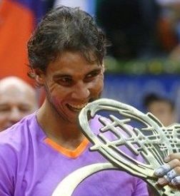 Peščeni kralj Rafael Nadal našel občutek in prvič slavil po Roland Garrosu!