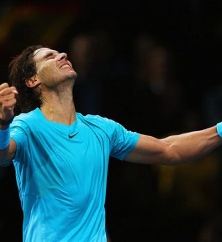 Nadal sedaj premagal Federerja še na zaključnem turnirju in se prebil v finale!