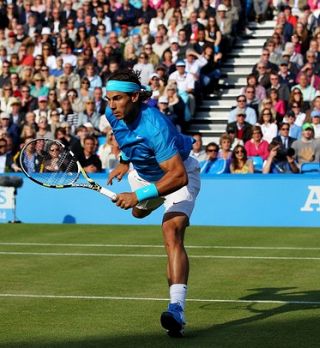 Tsonga izločil Nadala v Queensu!