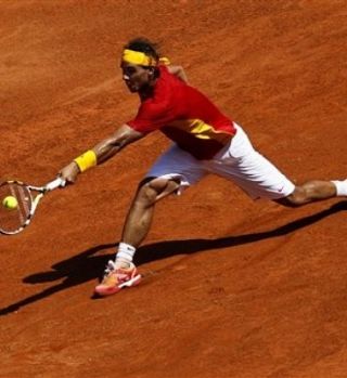 Davis Cup: Popolna prevlada Nadala in Ferrerja; Argentinci v Beogradu vodijo 2-0