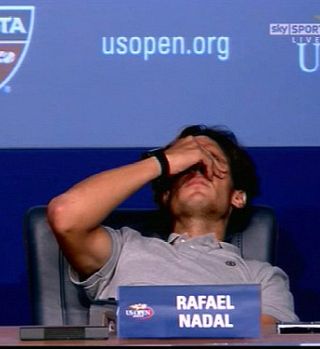 VIDEO: Rafael Nadal doživel kolaps med tiskovno konferenco!