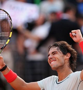 Peščeni kralj Rafa Nadal v finalu Rima z rušilno močjo stresel Federerja!