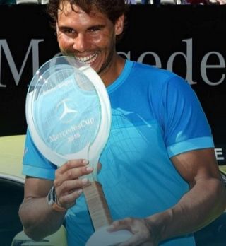 Če ne gre na pesku, 'gre na travi'. Rafael Nadal je zmagovalec prvega turnirja na travi v Stuttgartu!