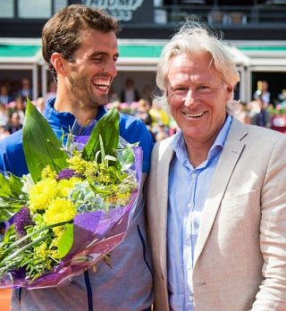 Albert Ramos se v Bastadu z Borgom veseli prve lovorike na ATP turnirjih.