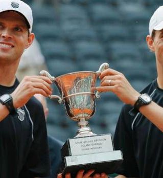 Dvojčka Bryan po 10 letih ponovno osvojila Roland Garros!