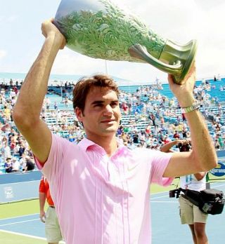 Roger Federer po težkem dvoboju ubranil naslov v Cincinnatiju!