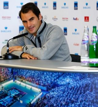 Federer pojasnil: ''Počasnejša podlaga glavni razlog za enostranske obračune''