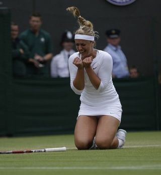 Nemški stroj poskrbel za senzacionalni izpad Šarapove in Clijstersova; Serena spet visela