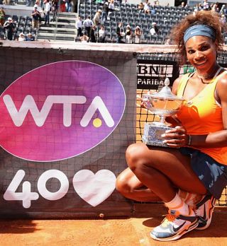 Serena enostavno nima konkurence. 24. zaporedna zmaga ji po letu 2002 spet prinaša rimski naslov!