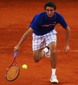 Gilles Simon do 9. lovorike v karieri v Hamburgu!