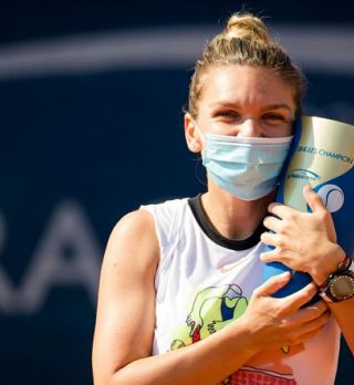 Simona Halep se je v Pragi po prekinitvi zaradi pandemije vrnila na zmagovito pot