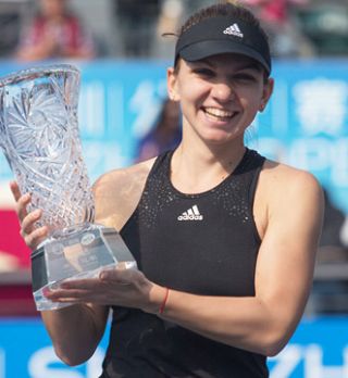 Simona Halep je zmagovalka WTA turnirja v Šenzenu