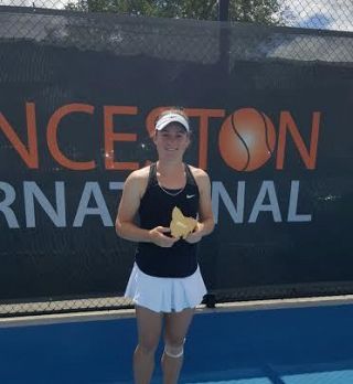 Tamara Zidanšek močan ITF turnir na Tasmaniji končala kot dvojna finalistka