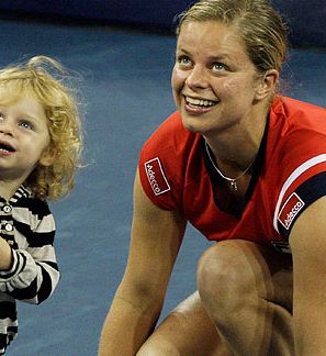 Clijsters odpovedala Roland Garros, Isner bi rad igral s Sereno!