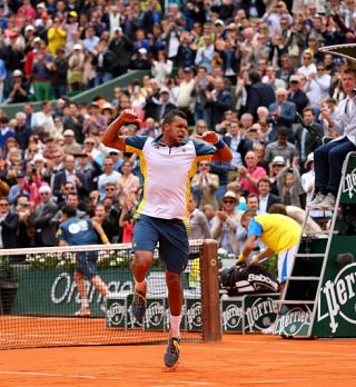 Evforija na Roland Garrosu: Tsonga preko Federerja v prvi polfinale domačega slama!