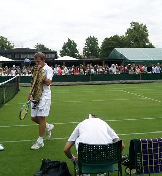 Prvi dan Wimbledona zaznamoval dež in zgodovinska zmaga Žemlje!