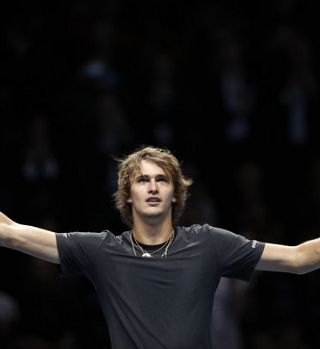 Presenečenje: V finalu zaključnega Mastersa Zverev in ne Federer