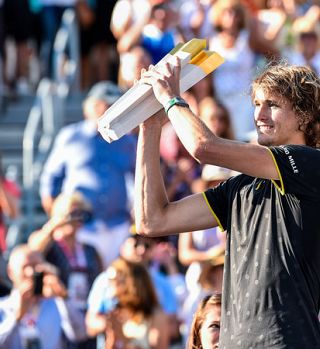 Nova zvezda je potrjena. Alexander Zverev pri 20 letih do drugega mastersa, Federer je bil brez možnosti