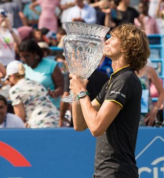 Dominantni Alexander Zverev dvignil lovoriko v Washingtonu