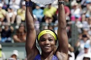 Serena Williams ponovno dvignila zmagovalni pokal v Stanfordu!