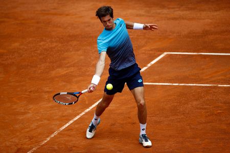 Bedene se seli na pesek, v drugem krogu nanj preži težak nasprotnik