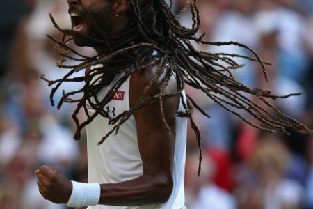 Nov šok za Nadala. Španca je iz Wimbledona vrgel 'Rastaman' Dustin Brown