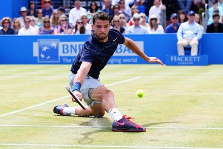 Grigor Dimitrov za prvi travnati finale v Queensu ustavil Stana Wawrinko!