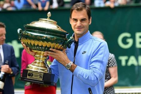 Poezija Federerja, v finalu Halleja deklasiral Alexandra Zvereva