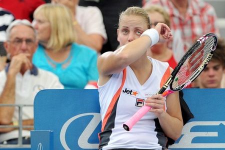 Jelena Dokić osvojila le eno igro; Dobrodelni Andy Roddick