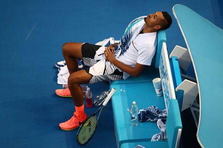 Kyrgios vrnil žogico Federerju in doživel hladen tuš