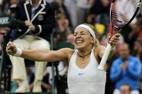 Sabine Lisicki prva Nemka po Steffi Graf v polfinalu turnirjev za grand slam; Šarapova impresivno