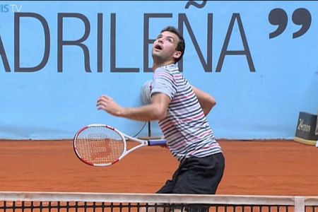 VIDEO! Dimitrov uspešno posnema svojega vzornika Federerja tudi pri udarcih med nogama!