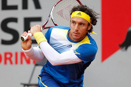 Juan Monaco na inavguralnem turnirju v Düsseldorfu ujel formo in naslov pred Roland Garrosom!