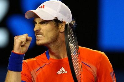 Andy Murray se je komaj rešil izpada v 1. krogu Dubaja; Davidenko ni imel te sreče