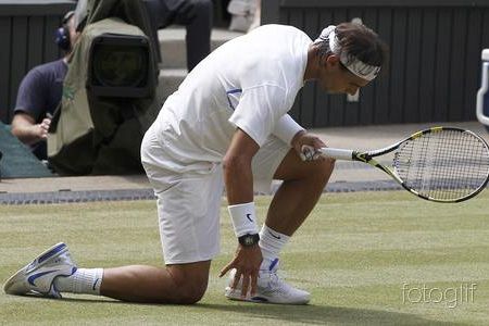 Rafael Nadal bo moral mirovati nedoločen čas zaradi 