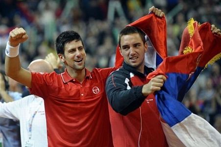 Novak  Djokovič podpira očeta pri rušenju sedanjega vodstva srbske teniške zveze!