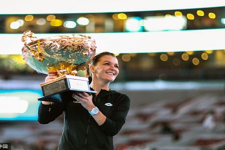 Agnieszka Radwanska dvignila zmagovalno lovoriko v Pekingu