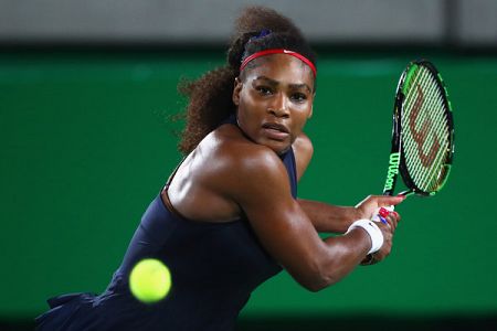 Serena preko Cornetove v 3. krog Ria, izpadli Wozniacki in Bouchard