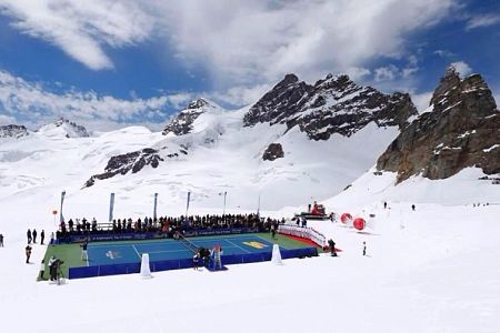 FOTO: Roger Federer in Lindsey Vonn sta igrala tenis na 3,450 metrih nadmorske višine!