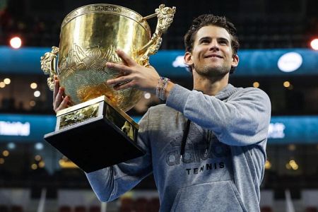 Dominic Thiem ustavil Cicipasa v Pekingu ter osvojil četrto lovoriko letos