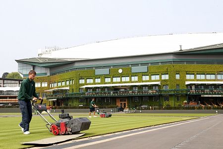 Djokovič na težki preizkušnji že v 1. krogu Wimbledona, dober 1. krog za Rolo in Kavčiča