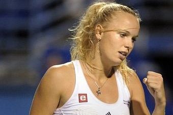 1. nosilka Caroline Wozniacki in tri Rusinje v polfinalu New Havna!