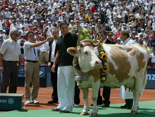 Roger Federer je nazadnje igral v Gstaadu pred devetimi leti, ko je v finalu premagal  Igorja Andrejeva